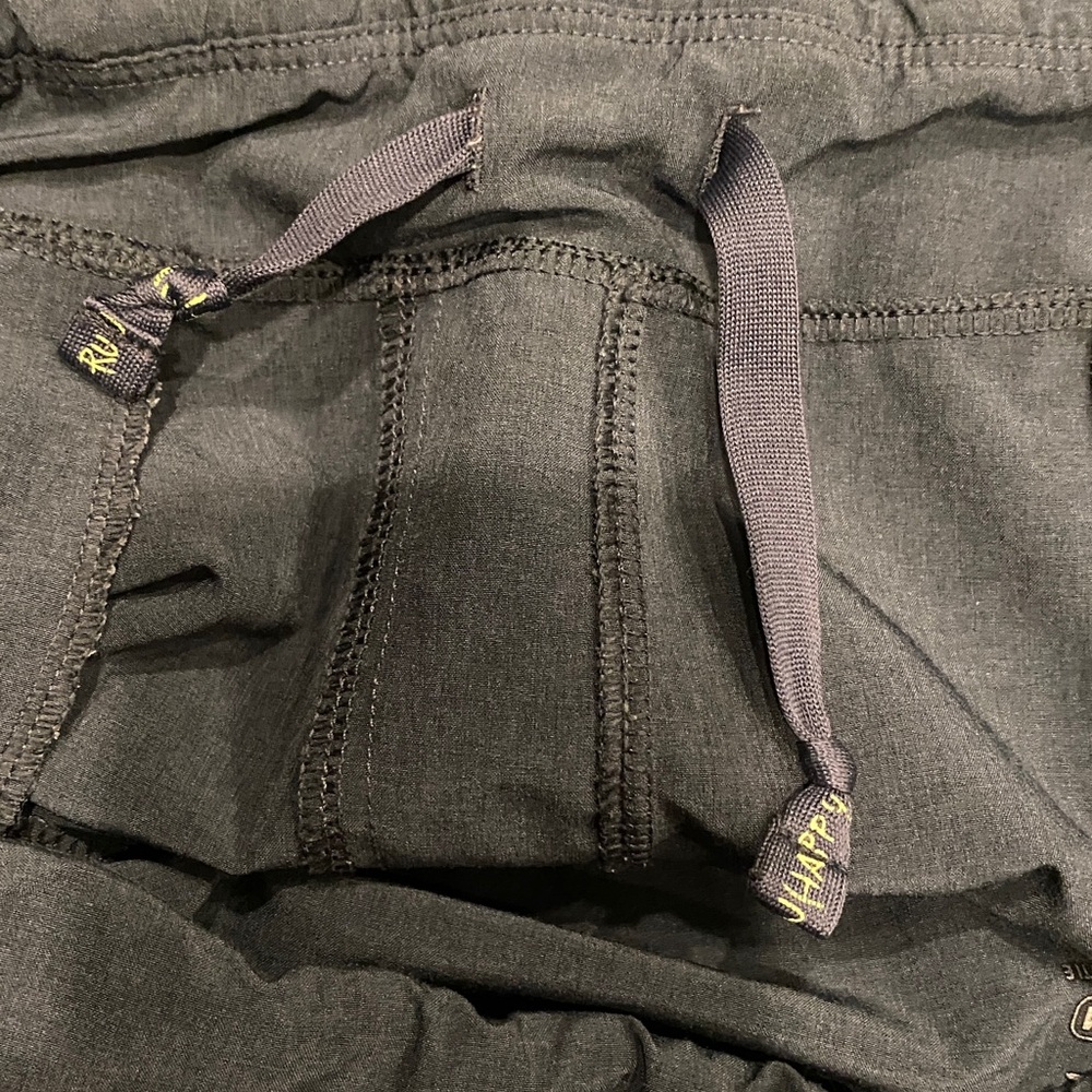 Brooks Gray Running Shorts Medium - Picture 4 of 8